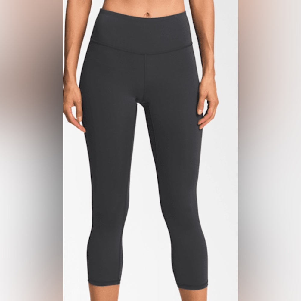 The North Face Women’s Black‎ Crop Leggings Size Large